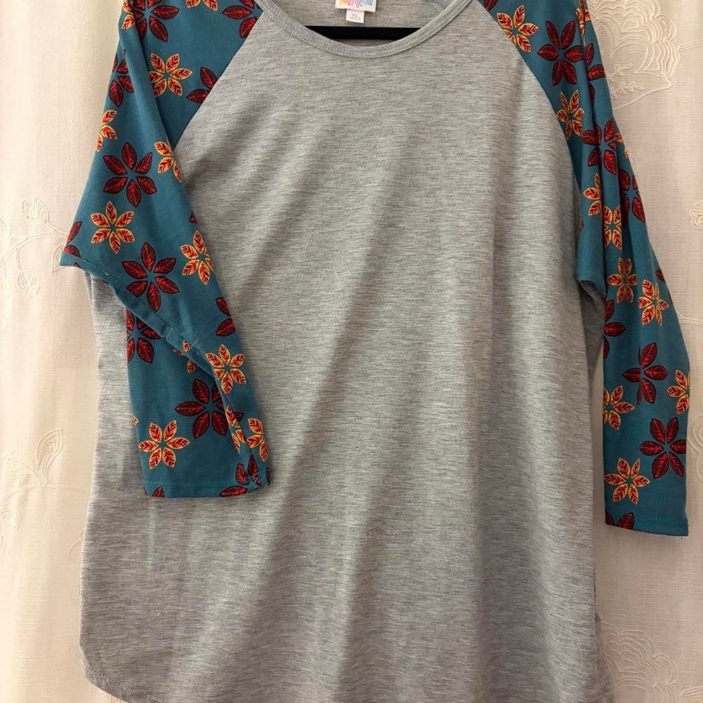 LuLaRoe gray and blue floral 3/4 sleeve to with orange and red flowers  XL